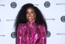 Kelly Rowland con exceso de iluminador en el Beautycon 2019