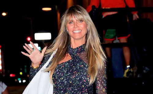 Heidi Klum con exceso de colorete y brillos en Los Ángeles