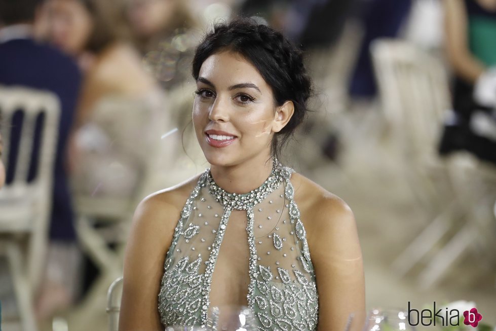 Georgina Rodríguez con recogido corona de trenzas en los Premios Sedesma 2019