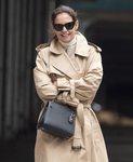 Katie Holmes sin maquillaje paseando por Nueva York