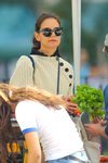 Katie Holmes con la coleta mal peinada en Nueva York