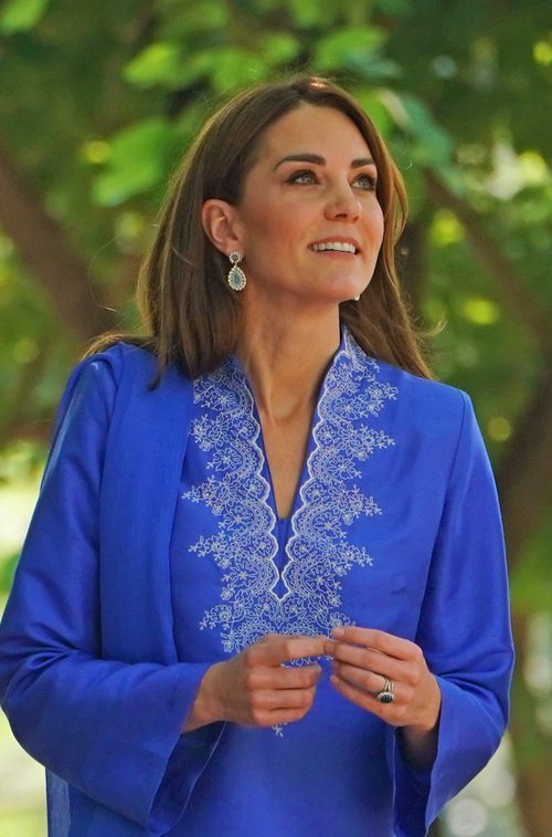 Kate Middleton con un beauty look muy natural en su viaje oficial a Pakistán