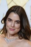 Adriana Ugarte con un maquillaje muy natural con labios rosados en el estreno de 'Hache'