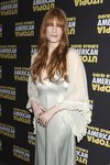 Florence Welch con flequillo largo en la presentación de 'American Utopia' de David Bryne