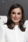 La Reina Letizia con maquillaje natural durante su visita a la Agencia de Promoción de Inversión Comercial de Corea