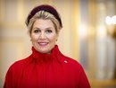 La Reina Máxima de Holanda con los ojos ligeramente ahumados y labial rosado