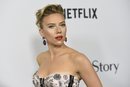 Scarlett Johansson con maquillaje elegante en la premiere de 'Marriage Story' en Los Ángeles