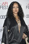 Rihanna con smokey eye en la premiere de 'Queen and Slim'