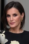 La Reina Letizia con smokey eye rosado en los Premios Francisco Cerecedo 2019
