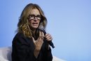 Julia Roberts con poco maquillaje en un acto de la Fundación Obama en Kuala Lumpur
