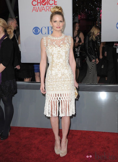 Jennifer Morrison con moño beehive en los People's Choice Awards