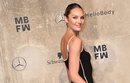 Candice Swanepoel espectacular con su recogido bailarina