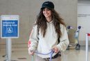 Taylor Hill con un beauty look descuidado en Los Ángeles