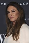 Caitlyn Jenner con un beauty look muy recargado en la Fiesta de Vanity Fair 2020
