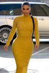 Kim Kardashian luce un recogido wet con trenza