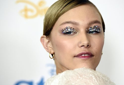 La sombra de ojos brilli brilli de Grace VanderWaal