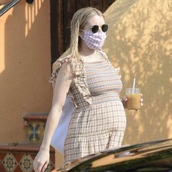 Emma Roberts con el pelo recién lavado