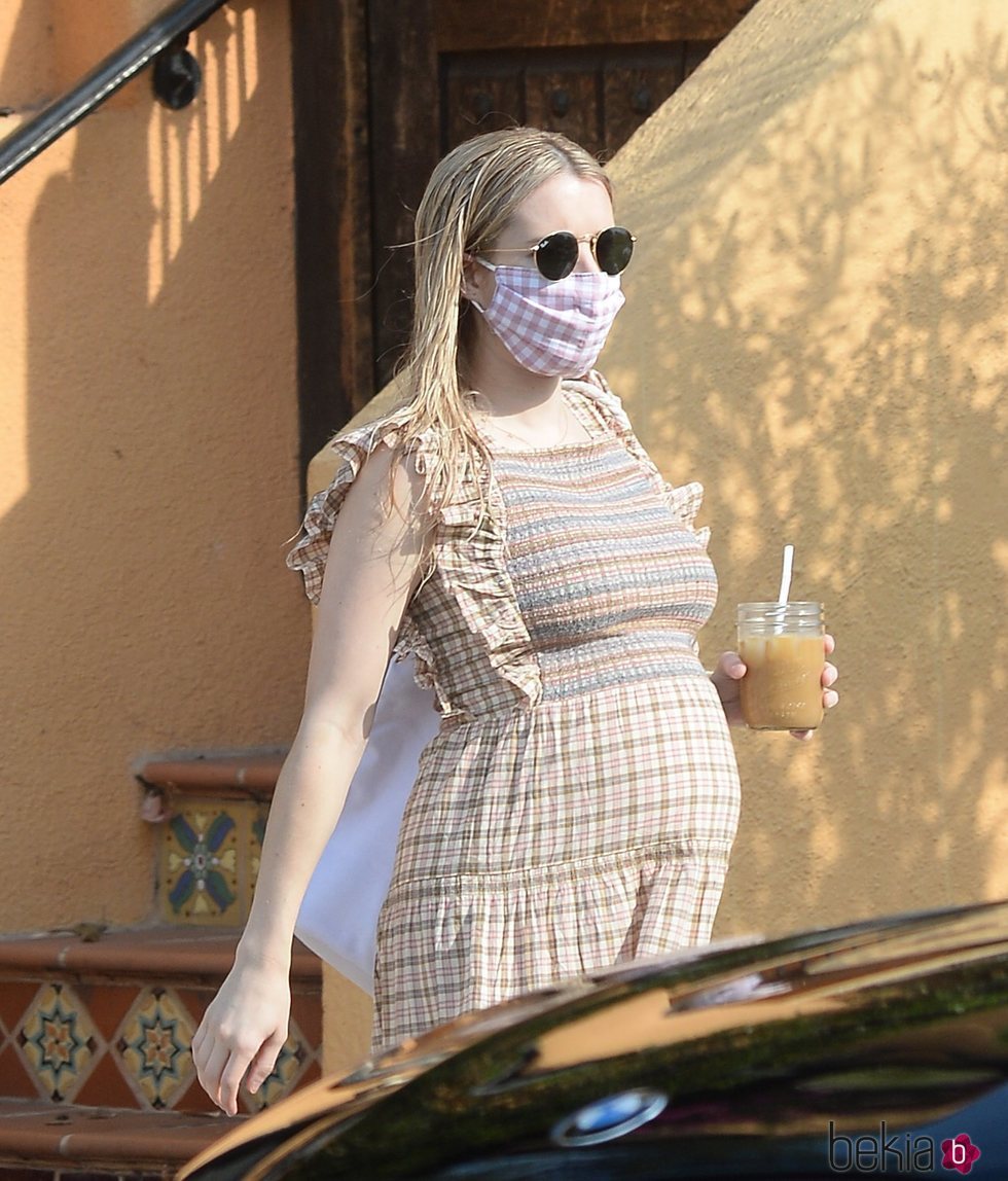 Emma Roberts con el pelo recién lavado