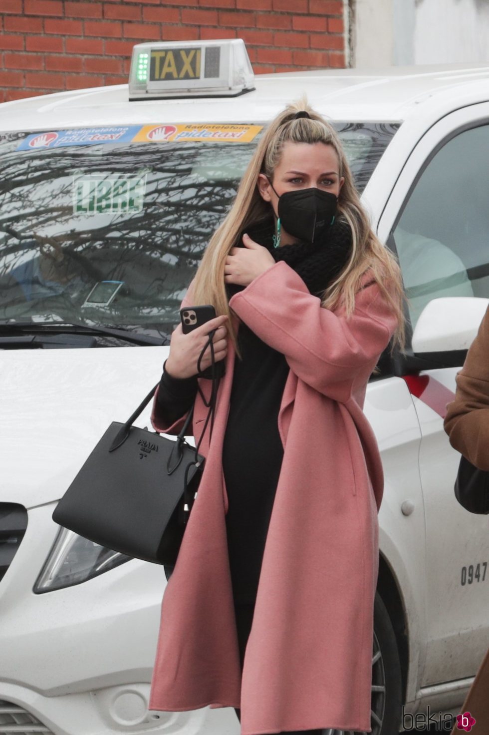 Edurne con su larguísima melena recogida en una coleta alta