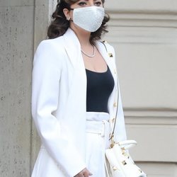 Lady Gaga sorprende con el pelo castaño en el rodaje de 'Gucci'
