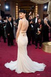 Rooney Mara con moño de bailarina en los Oscar de 2012