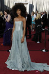 Esperanza Spalding con pelo estilo afro en los Oscar de 2012