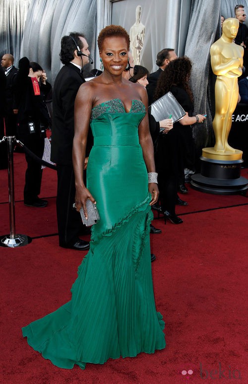 Viola Davis con cabello corto en los Oscar de 2012