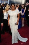 Octavia Spencer con recogido en la alfombra roja de los Oscar 2012