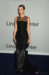 Camilla Belle con melena despejada en una fiesta homenaje a Ralph Lauren en Nueva York