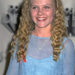 Kirsten Dunst antes de ponerse ortodoncia