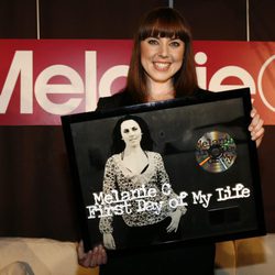 Melanie C después de perfeccionar sus dientes