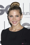 Elsa Pataky peinada con un moño alto