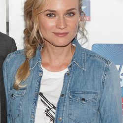 Diane Kruger con el pelo recogido en una trenza despeinada