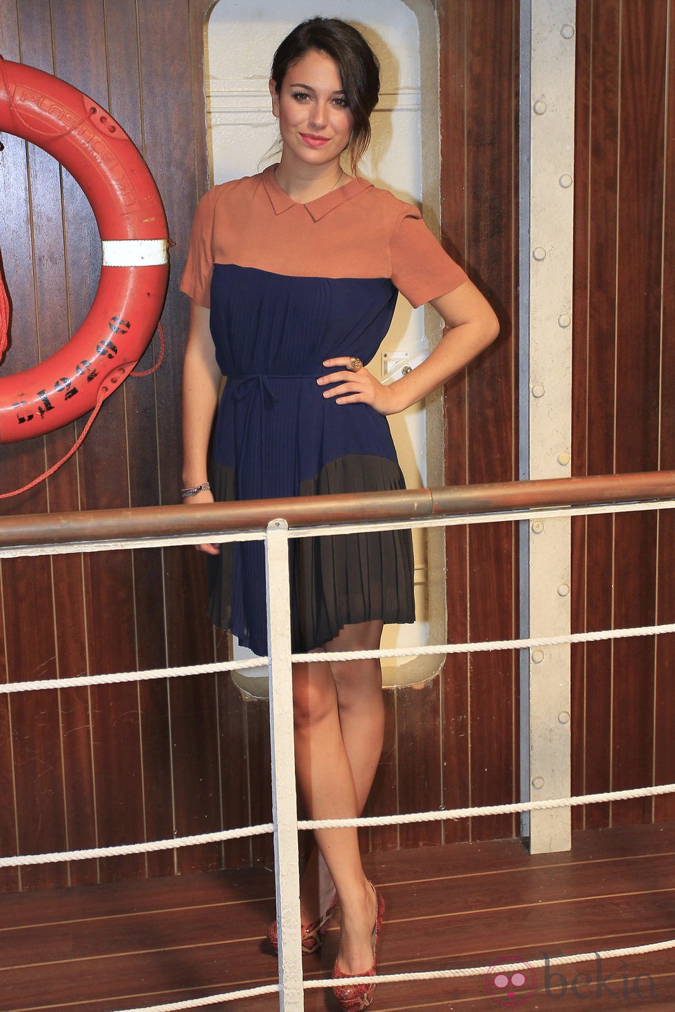 Blanca Suárez elige un recogido sencillo en la presentación de la tercera temporada de 'El Barco'