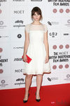 Felicity Jones apuesta por un maquillaje suave en los British Independent Film Awards 2012