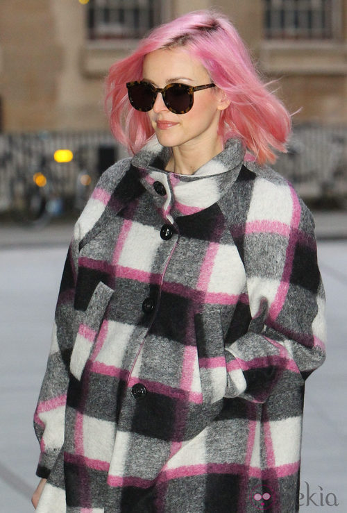 La presentadora de The X Factor, Fearne Cotton, con el pelo rosa