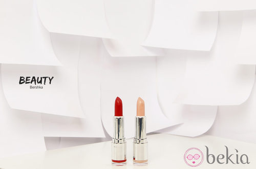 Barras de labios de la línea de cosméticos de Bershka