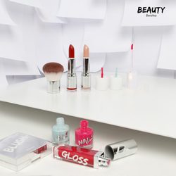 Selección de la línea de cosméticos de Bershka 2014