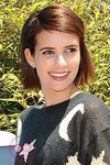 Emma Roberts con una melena midi de color castaño