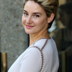 Shailene Woodley en el desfile de Miu Miu