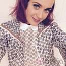 Katy Perry con la melena morada