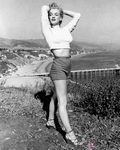 Marilyn Monroe vistiendo un pantalón corto en 1950