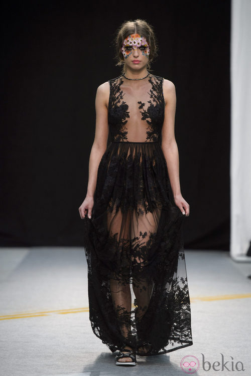 Maquillaje de flores de Maybelline NY en MFShow Women en Madrid