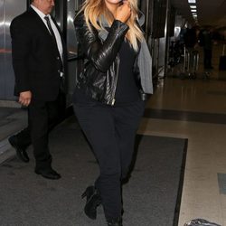 Khloe Kardashian cambia las mechas californianas por el rubio