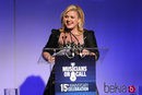 Kelly Clarkson con un lado de su melena rapado