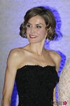 La Reina Letizia con maquillaje rosado y labios rojos en su visita a Tegucigalpa