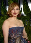 Jennifer Lopez con un peinado retro en los Premios Tony 2015