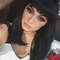 Kylie Jenner enseñando sus carnosos labios