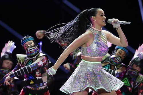 Katy Perry con la melena hecha trenzitas