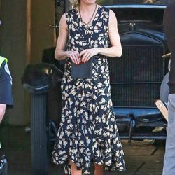 Sienna Miller irreconocible con su melena ondulada